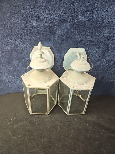 Two outdoor light fixture - 2,